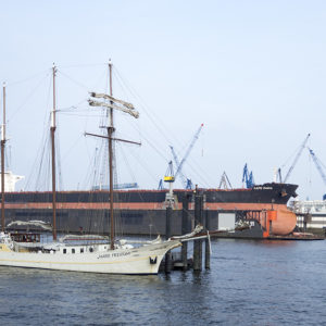 V hamburském přístavu uvidíte lodě všech velikostí